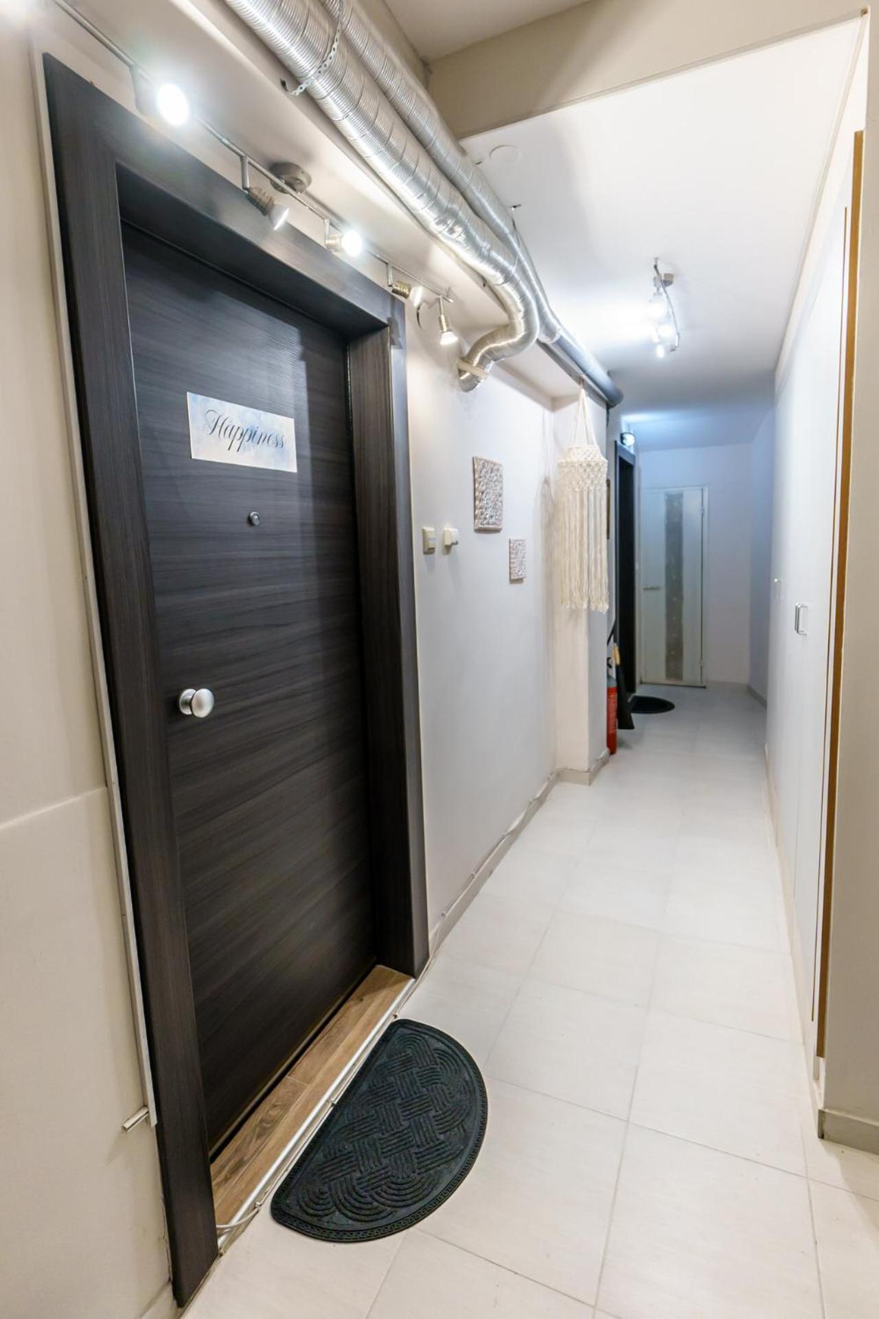 Happiness Studio With Terrace. เทสซาโลนิกิ ภายนอก รูปภาพ