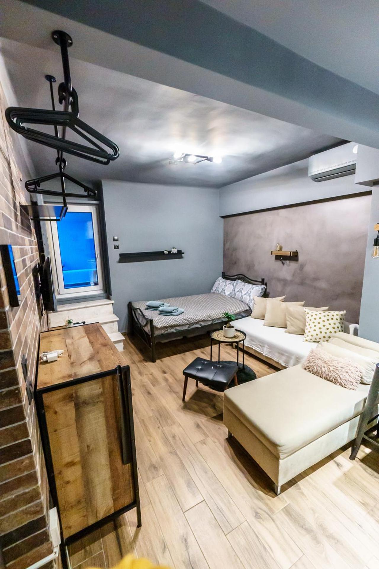 Happiness Studio With Terrace. เทสซาโลนิกิ ภายนอก รูปภาพ